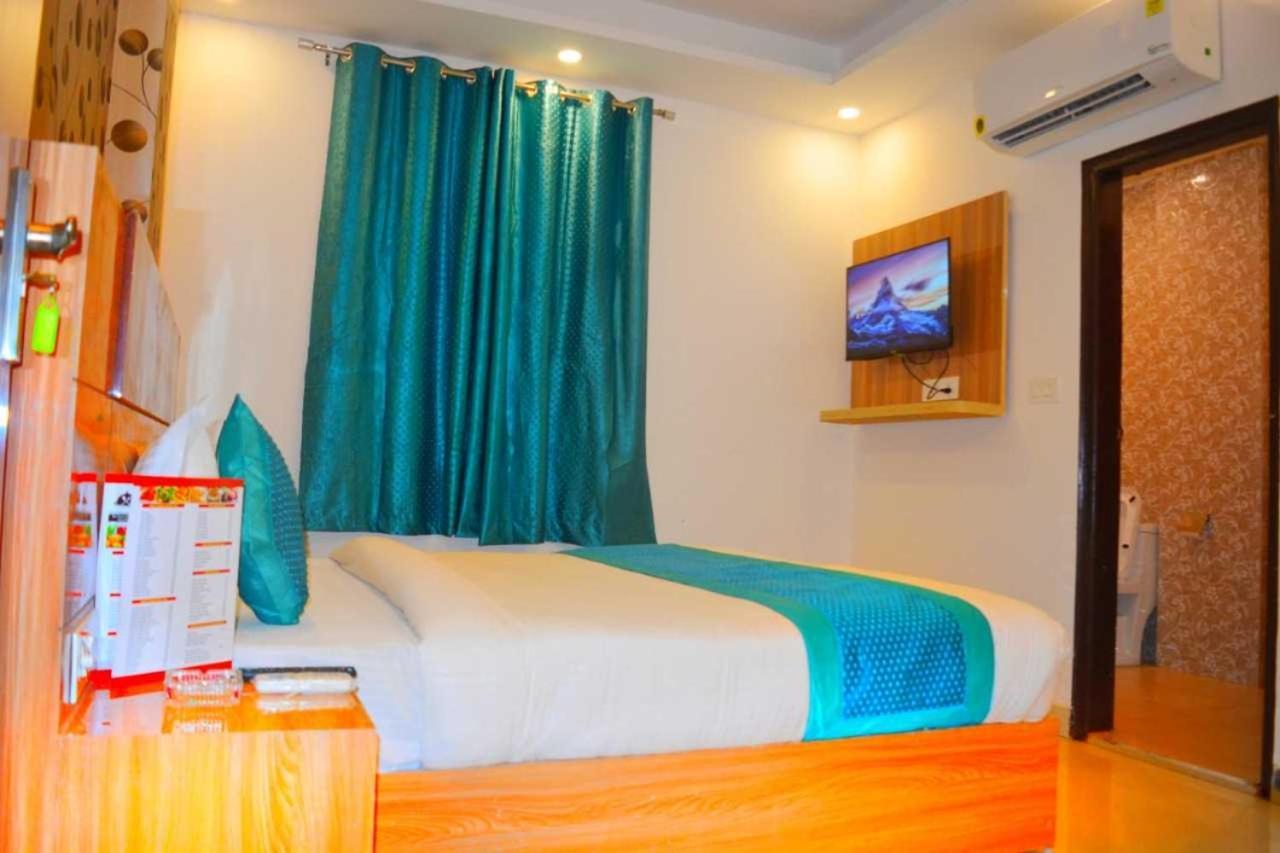 Hotel O Alpha Stay New Delhi Buitenkant foto