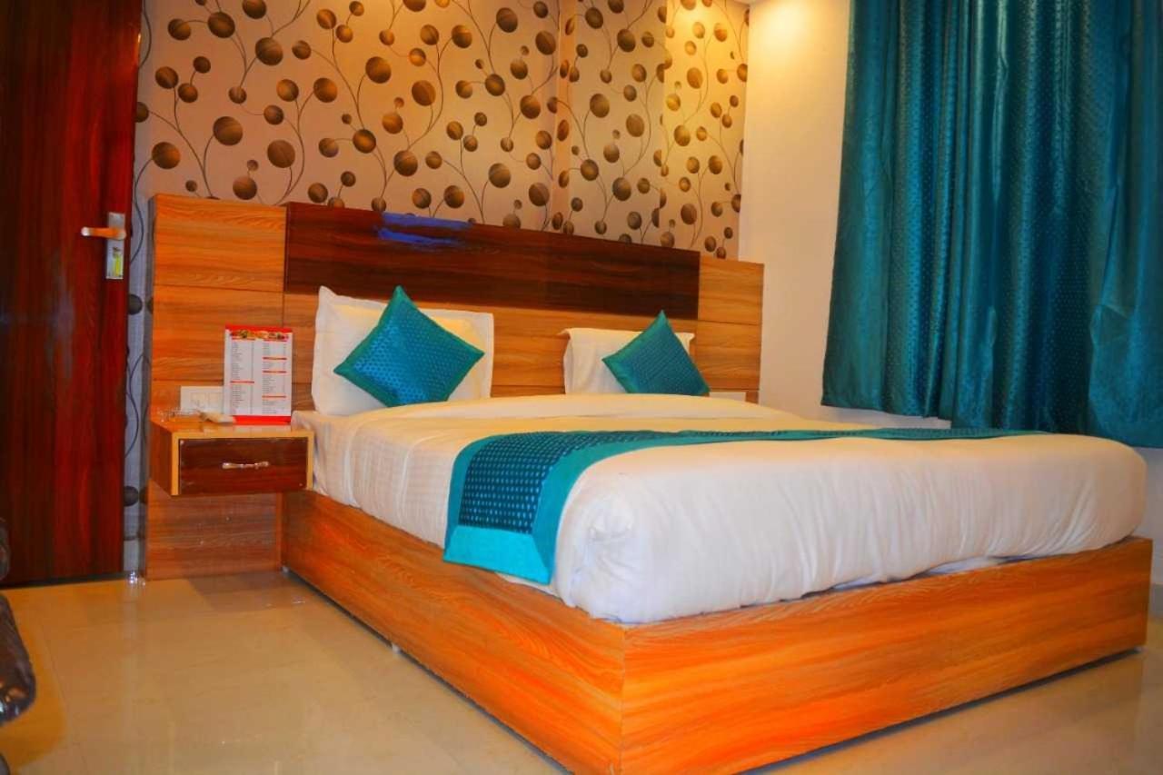 Hotel O Alpha Stay New Delhi Buitenkant foto